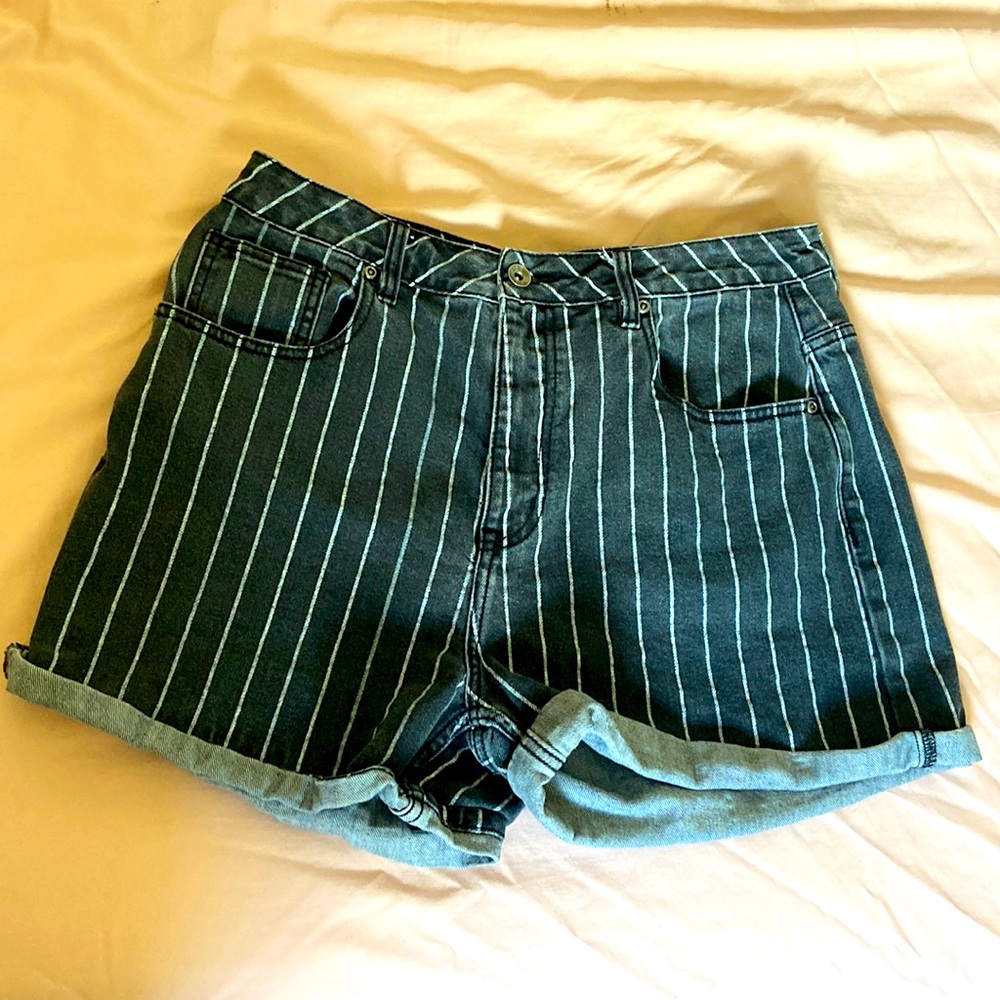 Mom short
